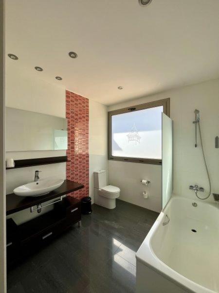 Hotel Spa La Central - Только для взрослых Масанет-де-Кабреньс Экстерьер фото